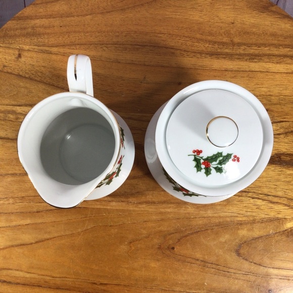 Porcelain Holly Berry Covered Sugar and Creamer Set - Made in Japan - Picture 5 of 7